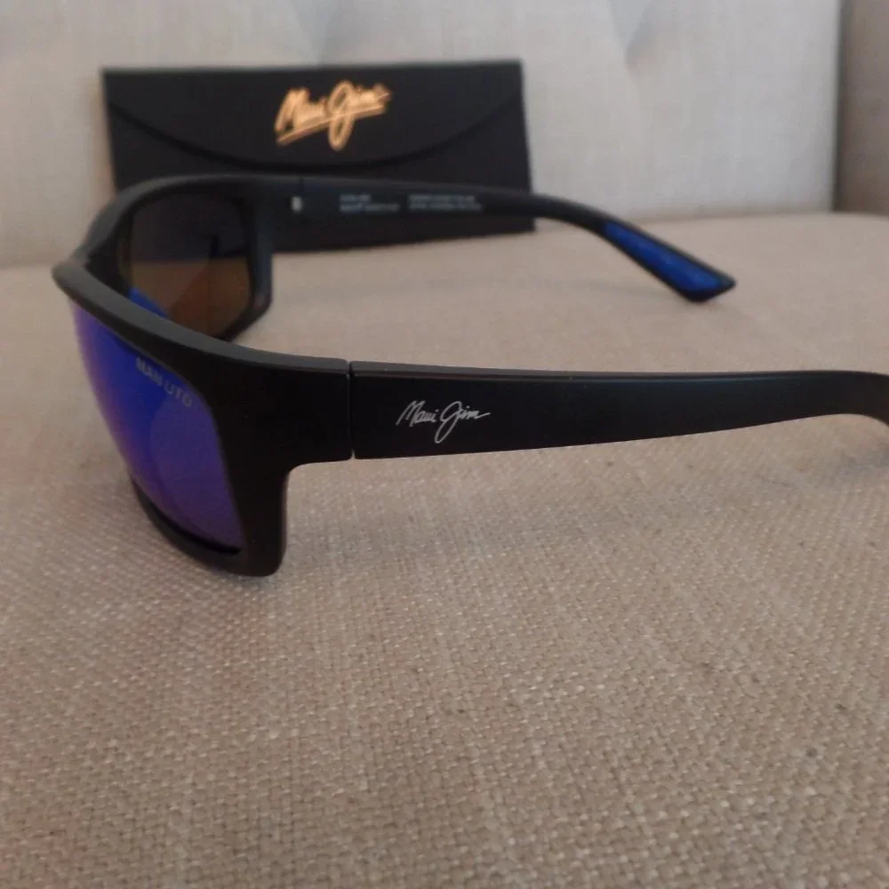 Maui Jim Kanaio Coast with Matte Black Frame and MJ Blue Hawaii Lens